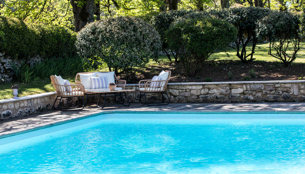 LMB_Pool_6a_Chairs Large